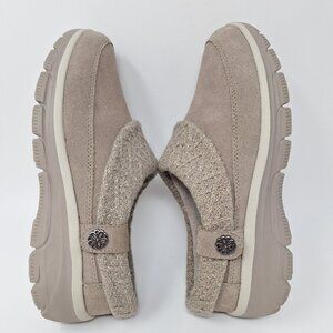Skechers Easy Going Water-Repellent Suede Clogs